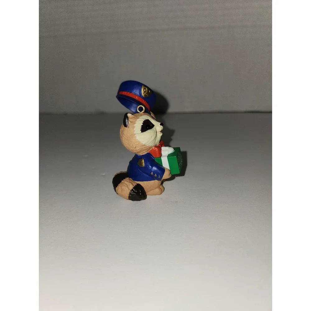 1992 Hallmark‎ Keepsake Christmas Tree Ornament Secret Pal Raccoon
